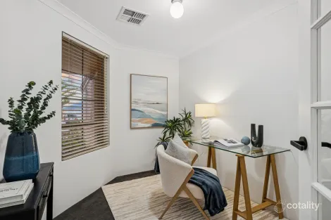 Property photo of 16 Roxburgh Circle Kinross WA 6028