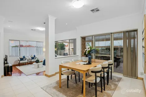 Property photo of 16 Roxburgh Circle Kinross WA 6028