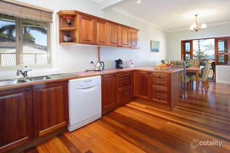 Property photo of 219 Wynnum Esplanade Wynnum QLD 4178