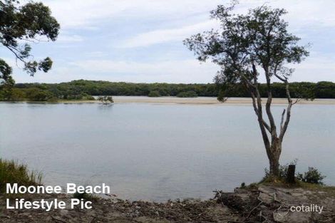 Property photo of 16 Rushton Avenue Moonee Beach NSW 2450