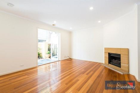 Property photo of 20 Portview Square Port Melbourne VIC 3207