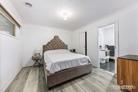 Property photo of 37 Keynes Circuit Fraser Rise VIC 3336