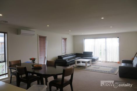 Property photo of 19 Giverny Close Burnside Heights VIC 3023