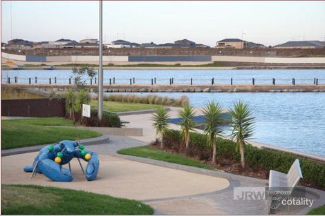Property photo of 19 Giverny Close Burnside Heights VIC 3023
