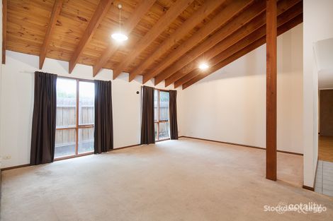 Property photo of 9 Escott Grove Berwick VIC 3806