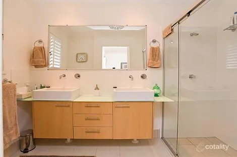 Property photo of 6/121 Hawthorne Road Hawthorne QLD 4171