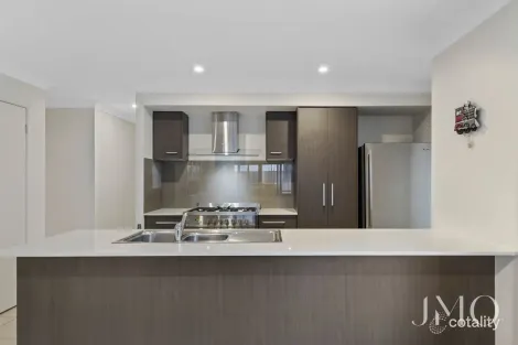 Property photo of 10 Summerhill Crescent Ormeau Hills QLD 4208