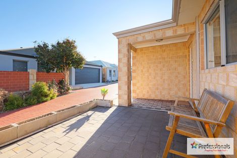 Property photo of 19/201 Boardman Road Canning Vale WA 6155