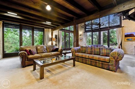 Property photo of 8 Yarra Braes Road Eltham VIC 3095