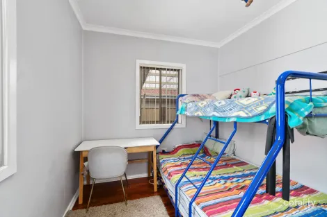 Property photo of 37 Farmborough Road Unanderra NSW 2526