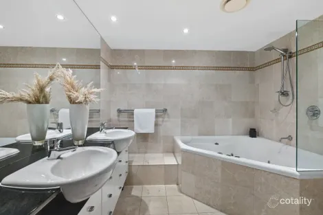 Property photo of 311/36 Macdonald Street Kangaroo Point QLD 4169