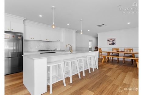 Property photo of 68 Jumbuck Drive Gobbagombalin NSW 2650