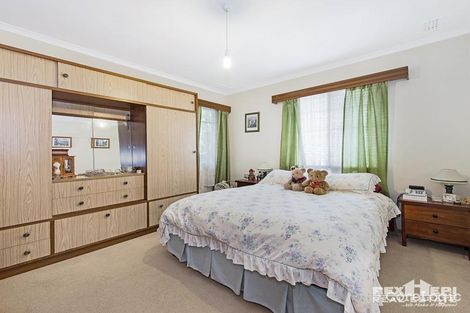 Property photo of 27 Oak Avenue Doveton VIC 3177