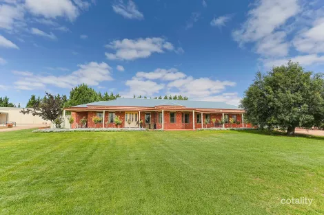 Property photo of 547 Woomera Avenue Red Cliffs VIC 3496