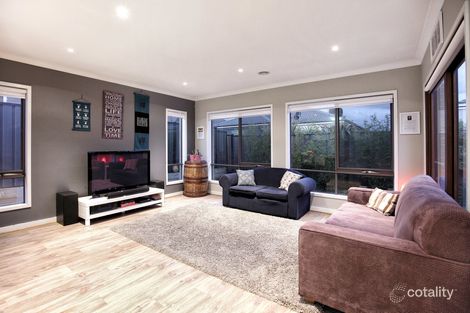 Property photo of 10 Saltbush Crescent Craigieburn VIC 3064