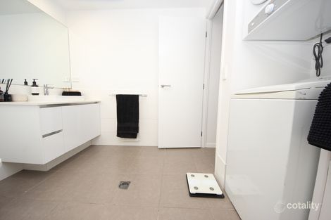 Property photo of 3114 Waterford Court Bundall QLD 4217