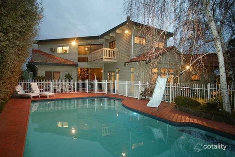 Property photo of 16 Holyrood Avenue Strathmore VIC 3041