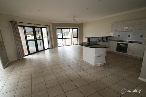 Property photo of 2/23 Vaggelas Crescent Biggera Waters QLD 4216