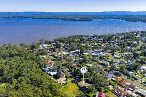 6 Apanie Cl, Summerland Point, NSW 2259