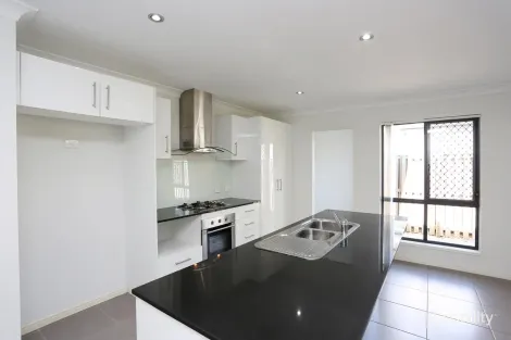 Property photo of 27 Paradise Drive Coomera QLD 4209