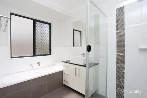 Property photo of 27 Paradise Drive Coomera QLD 4209