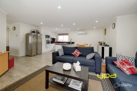 Property photo of 27 Eucalyptus Place Meadow Heights VIC 3048