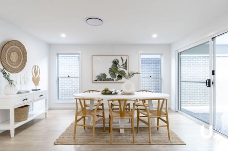 Property photo of 7 Balgownie Walk Tullimbar NSW 2527