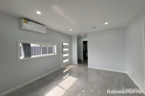 11 Kitson Pl, Minto, NSW 2566