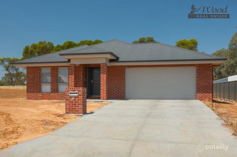 Property photo of 32 Shepherd Court Thurgoona NSW 2640