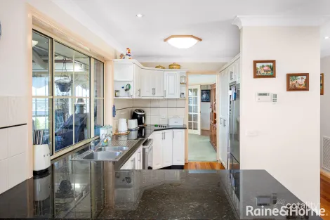 Property photo of 7 Gibbes Close Kooringal NSW 2650