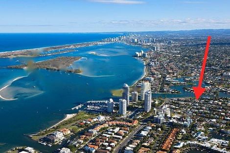 2/18 Ocean St, Runaway Bay, QLD 4216