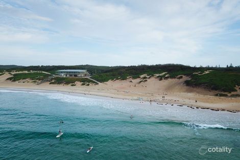 Property photo of 17 Kendall Crescent Norah Head NSW 2263