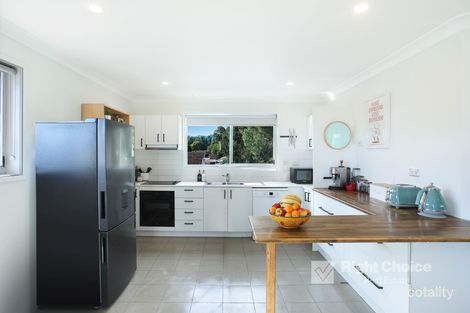 Property photo of 2/9 Madden Street Oak Flats NSW 2529