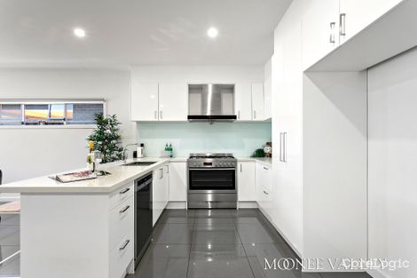 Property photo of 13A Langham Street Avondale Heights VIC 3034