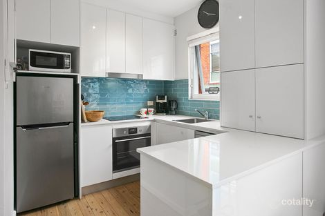 Property photo of 2/28 Wattle Avenue Fairlight NSW 2094