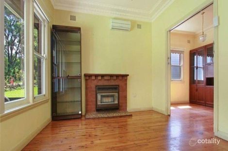 Property photo of 21 Phillips Crescent Mangerton NSW 2500