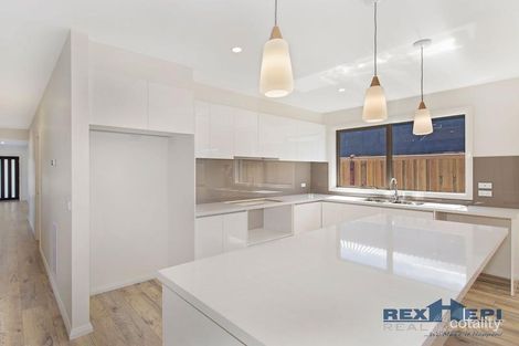 Property photo of 8 Dame Avenue Clyde North VIC 3978