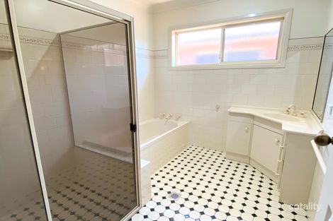 1/16 Meakin St, Griffith, NSW 2680