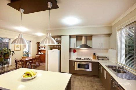 Property photo of 101 Springthorpe Boulevard Macleod VIC 3085