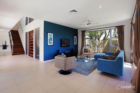 Property photo of 2 Edinburgh Road Benowa QLD 4217