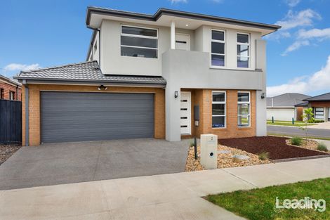 2 Lone Pine Way, Sunbury, VIC 3429