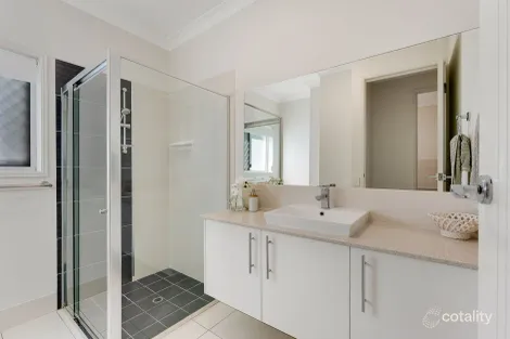 Property photo of 10 Cruiser Close Springfield Lakes QLD 4300