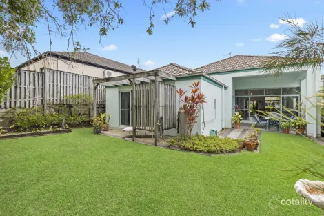 Property photo of 14 Windemere Crescent Varsity Lakes QLD 4227