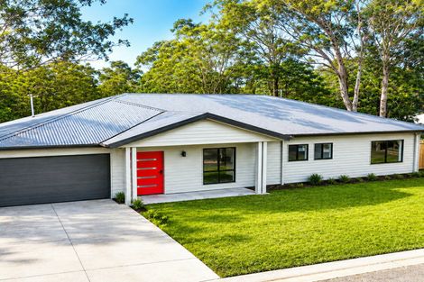 14 Bradman St, Russell Island, QLD 4184