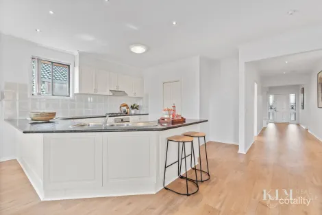 Property photo of 23 Ashleigh Crescent Meadow Heights VIC 3048