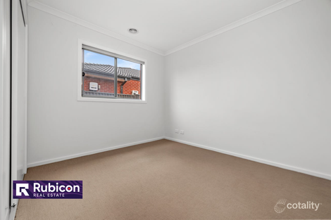 Property photo of 60 Runcorn Crescent Strathtulloh VIC 3338