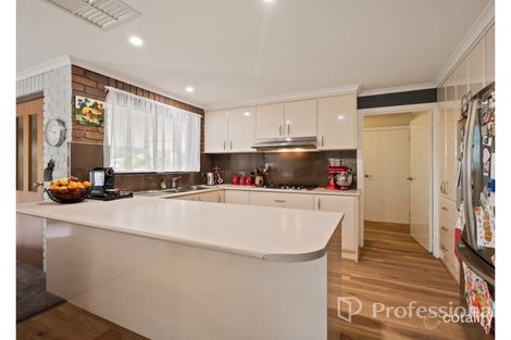 Property photo of 18 Cook Place West Wodonga VIC 3690