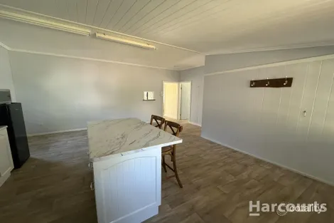 Property photo of 17 Queens Place Maryborough QLD 4650