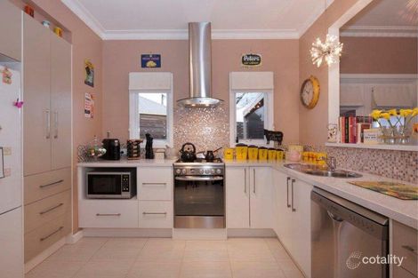 211 Muir Cres, Newington, VIC 3350