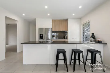 Property photo of 43 Girraween Crescent Capalaba QLD 4157